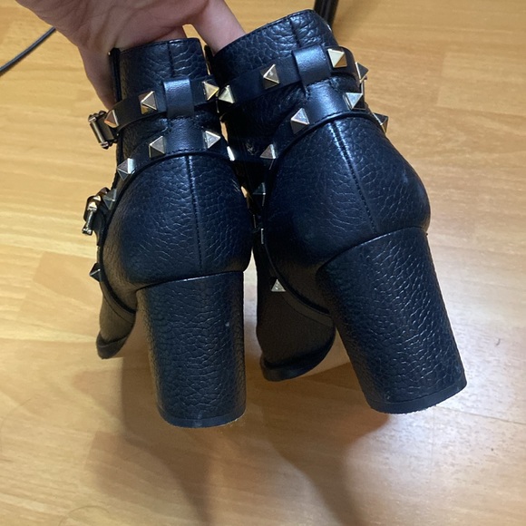 Valentino Garavani Rockstud Buckle-Wrap Ankle Booties, Black 37.5 - Picture 4 of 7